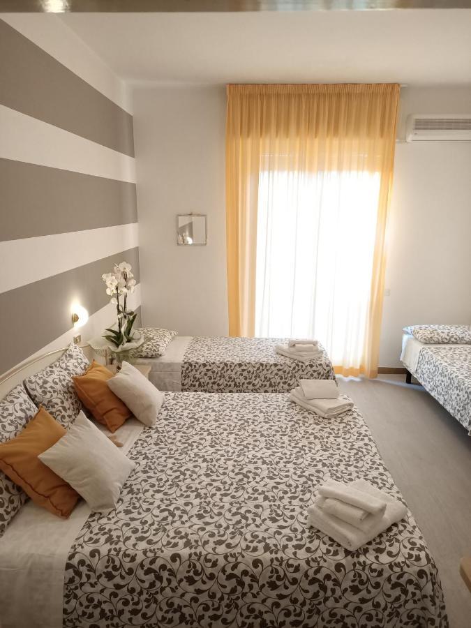Hotel Cristoforo Colombo Cesenatico Esterno foto