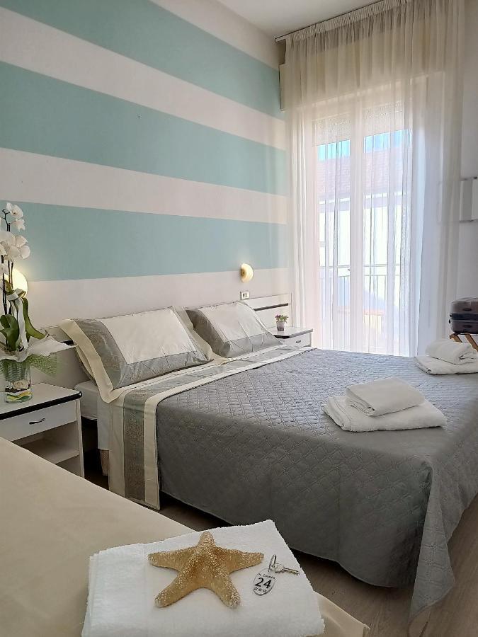 Hotel Cristoforo Colombo Cesenatico Esterno foto
