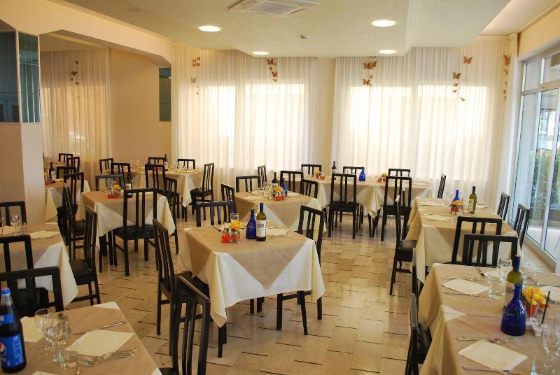 Hotel Cristoforo Colombo Cesenatico Esterno foto