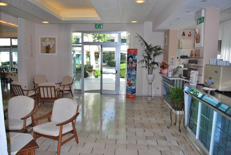 Hotel Cristoforo Colombo Cesenatico Esterno foto