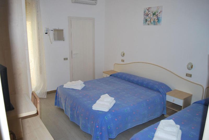 Hotel Cristoforo Colombo Cesenatico Esterno foto