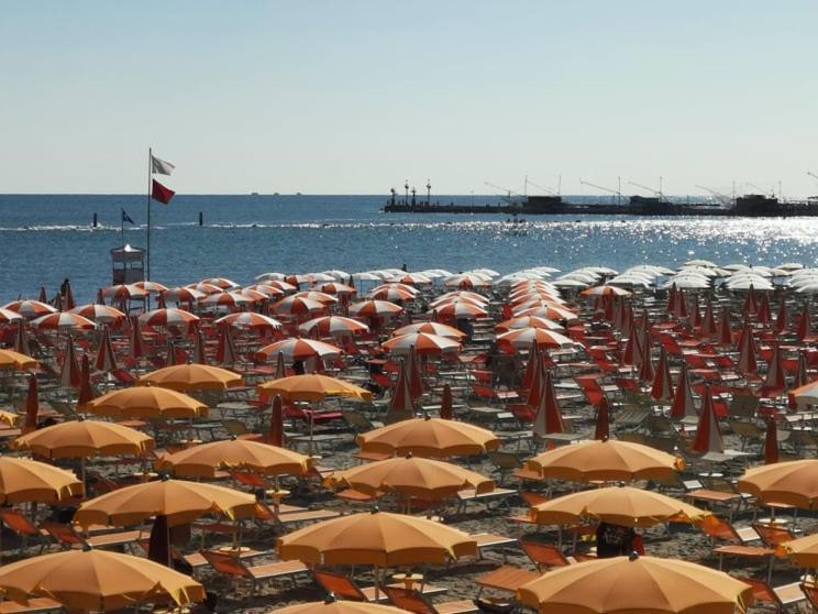 Hotel Cristoforo Colombo Cesenatico Esterno foto