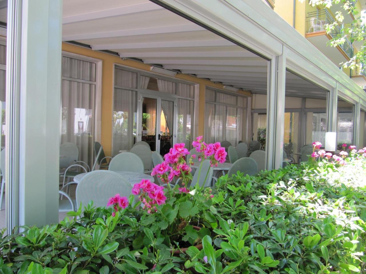 Hotel Cristoforo Colombo Cesenatico Esterno foto